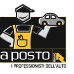 Logo con meccanico stilizzato e auto, testo "a posto".